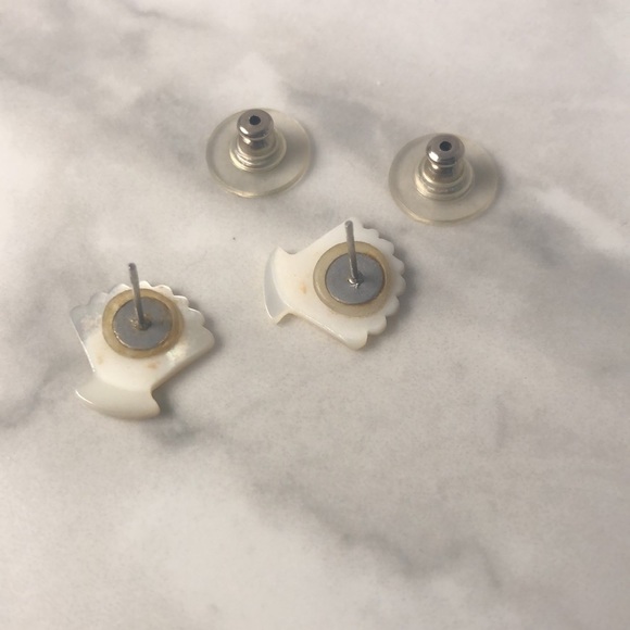 mother of pearl carved shell studs - Picture 2 of 4